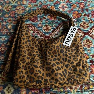 Baggu NYLON Leopard Print Shoulder Bag🖤🖤
